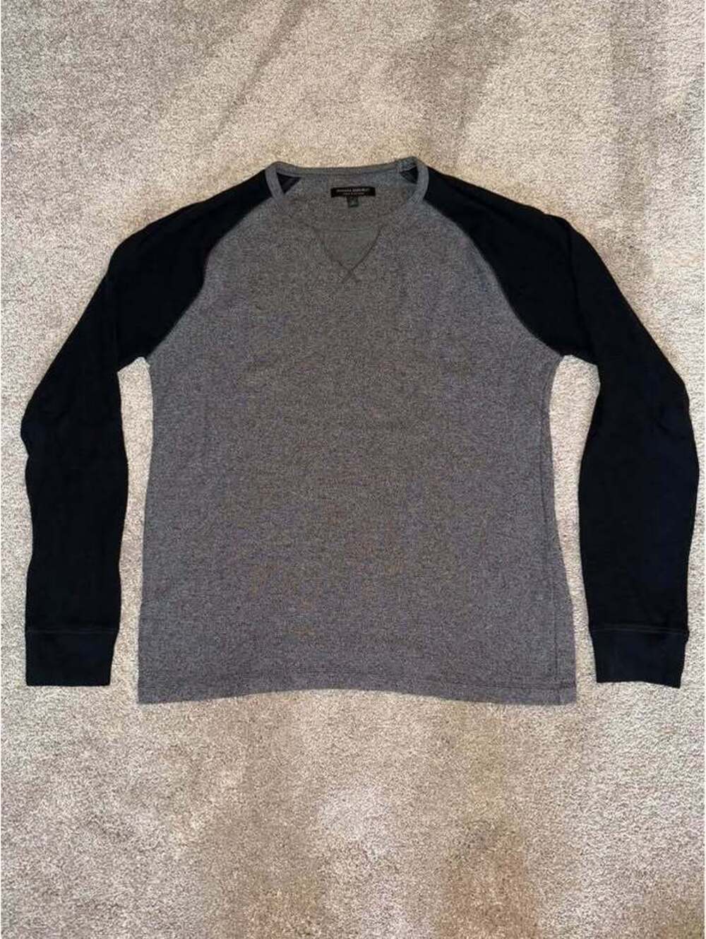 Medium banana republic men’s baseball waffle knit shirt